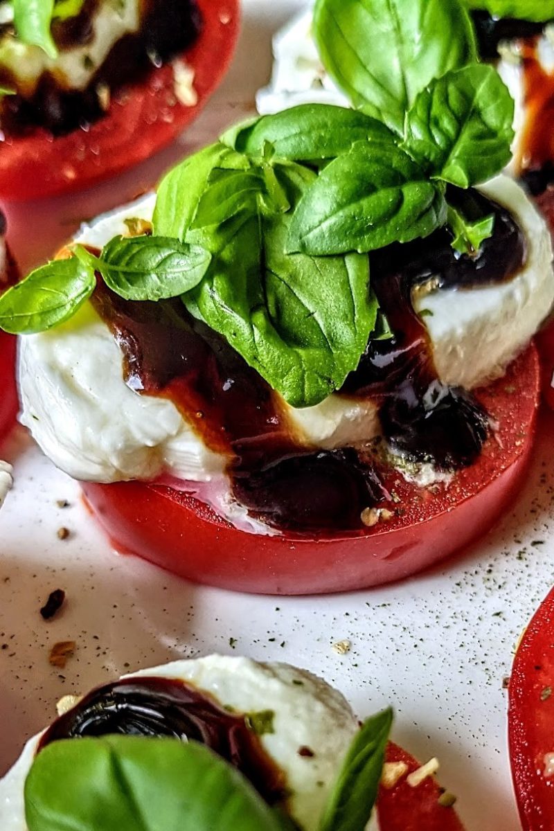 Mozzarella - ein Stück Italien - Tomate-Mozzarella Salat- BellsWelt