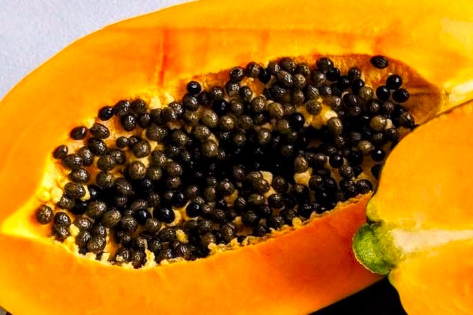 Papayakerne - Die geheime Superkraft der Frucht - Papaya mit Kernen - BellsWelt